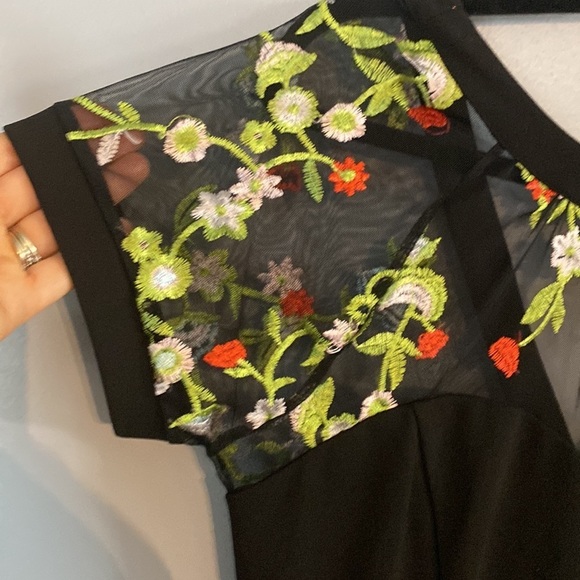 Eva Rose Pin Up style black fit & flare sheer bodice with embroidered flowers SM - Picture 3 of 5